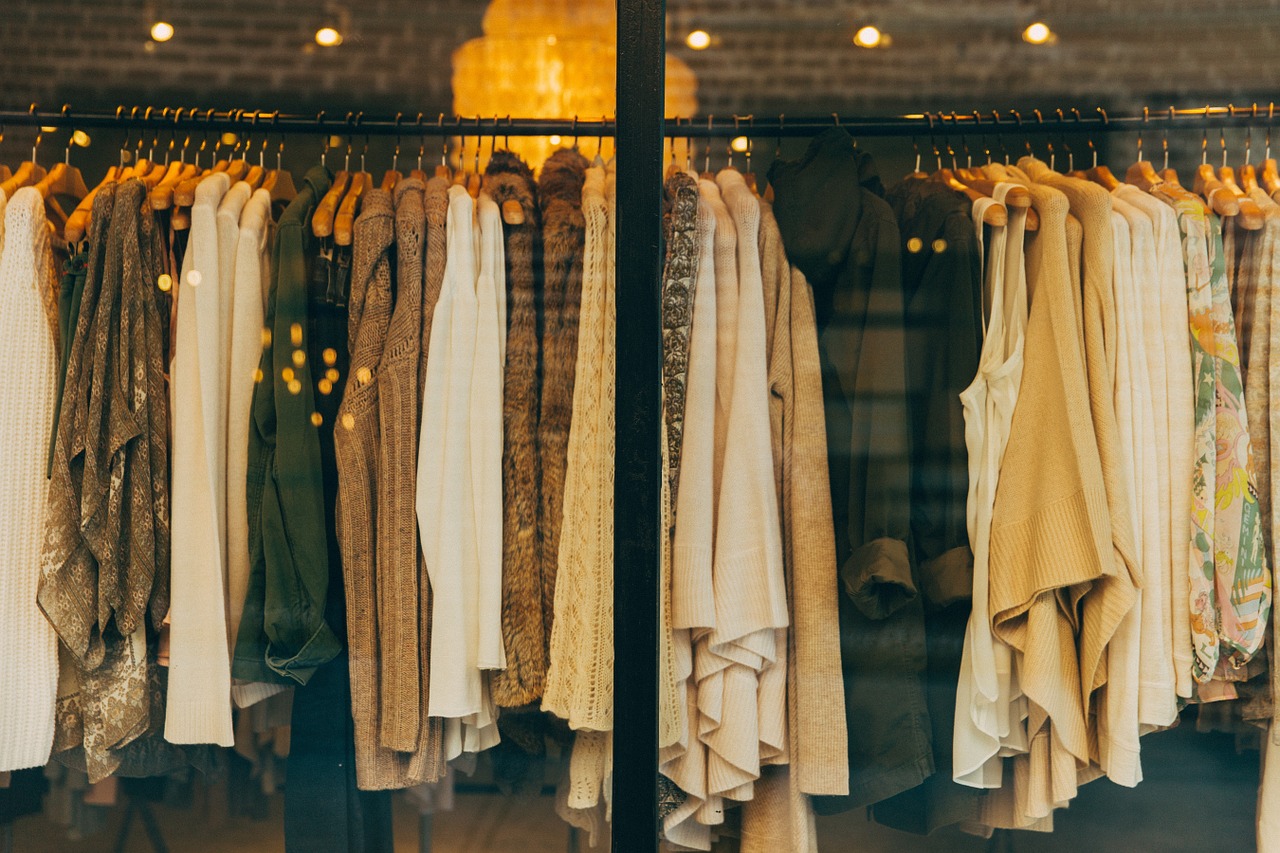 Dlaczego warto kupować ubrania w sieci?